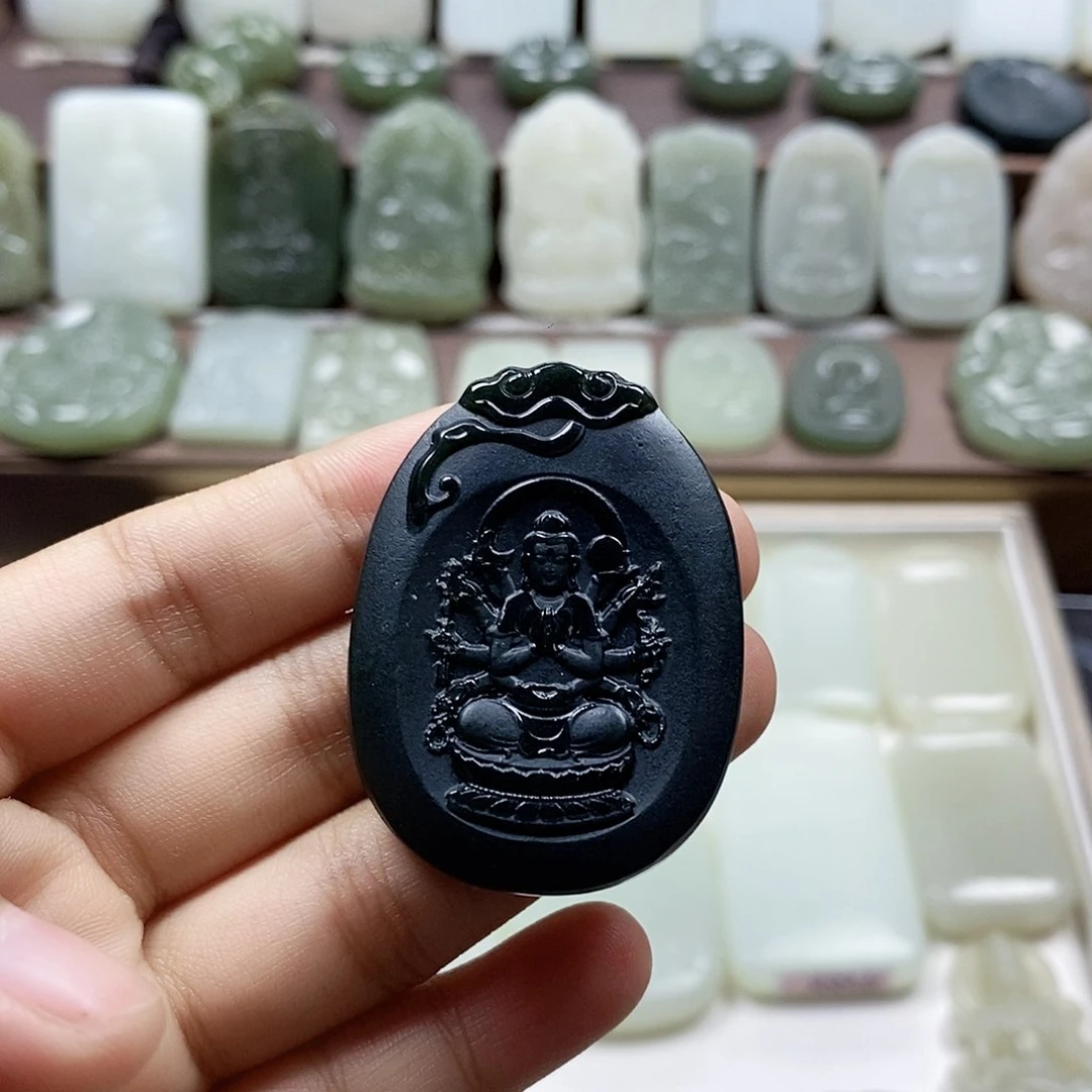 和田玉未镶嵌颈饰千手观音