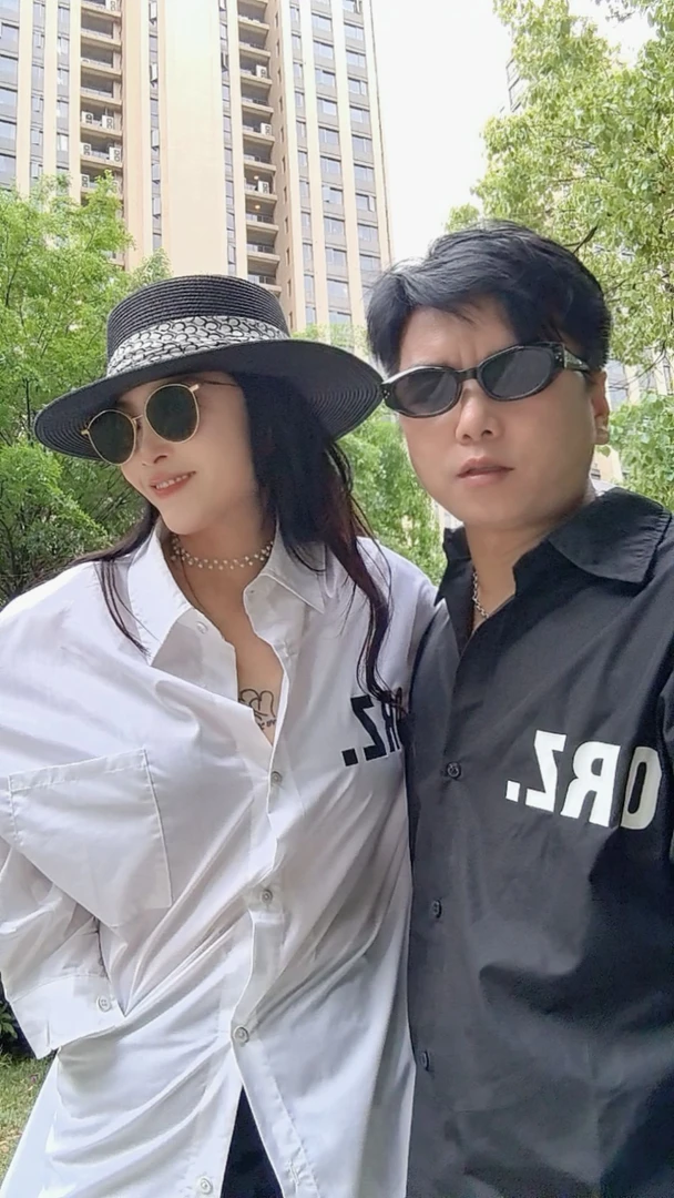 字母白色衬衫女宽松显瘦韩版中长款休闲长袖衬衣上衣
