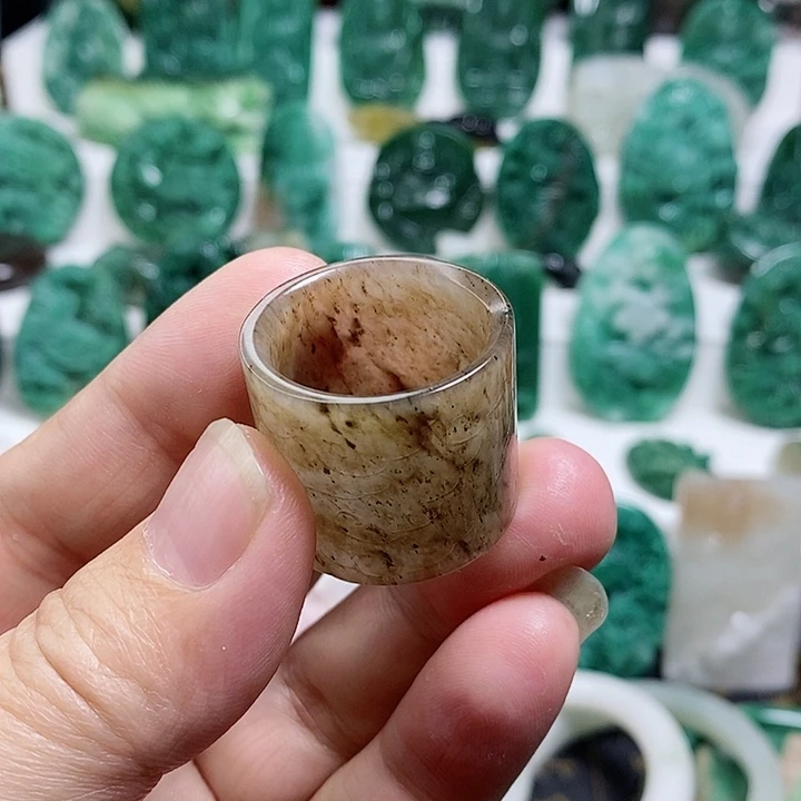 未镶嵌独山玉颈饰