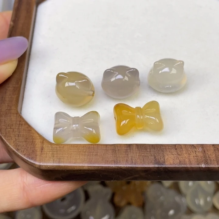 玛瑙/玉髓未镶嵌颈饰小配饰一个