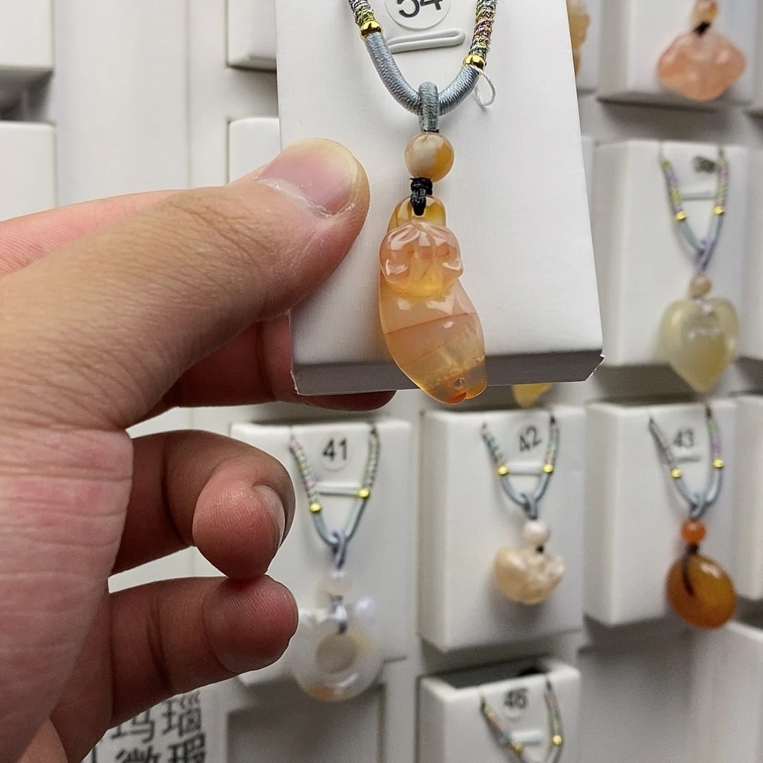 石英质玉颈饰未镶嵌亻**俗