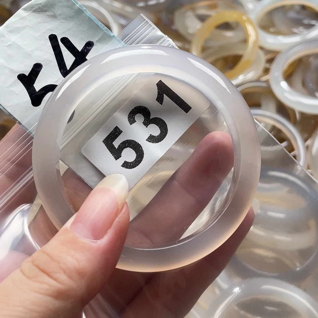 手镯玛瑙/玉髓未镶嵌