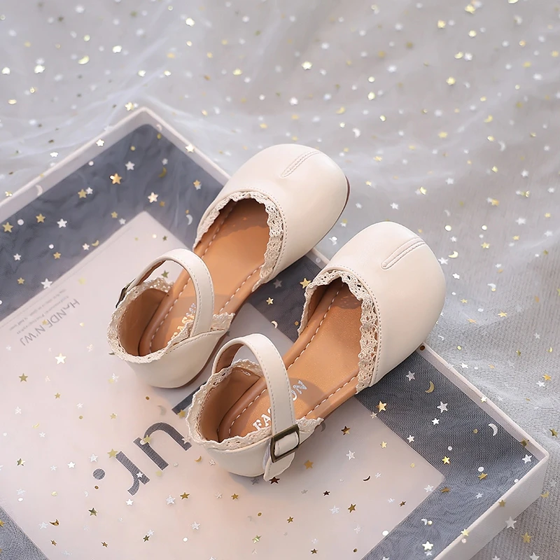 小黄鸭女童凉鞋2025夏季新款儿童小香风公主鞋女宝宝鞋软底皮鞋