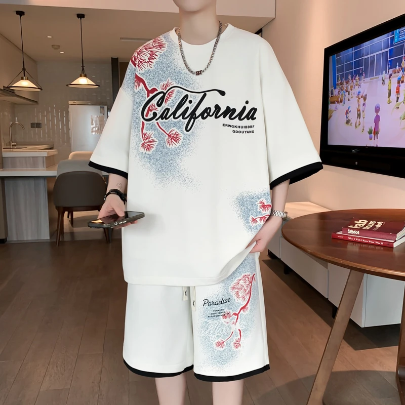 夏季学生男士短袖T恤套装青少年休闲运动百搭宽松时尚印花两件套