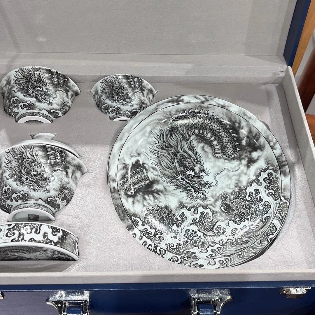 瓷片景德镇瓷器精品陈列