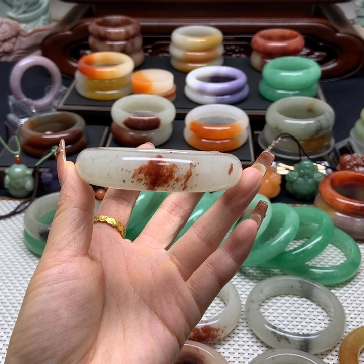 石英质玉未镶嵌手镯