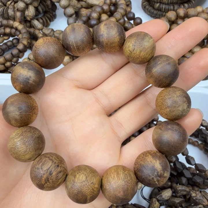 沉香手串沉香绿奇楠圆珠卡十七单圈高油