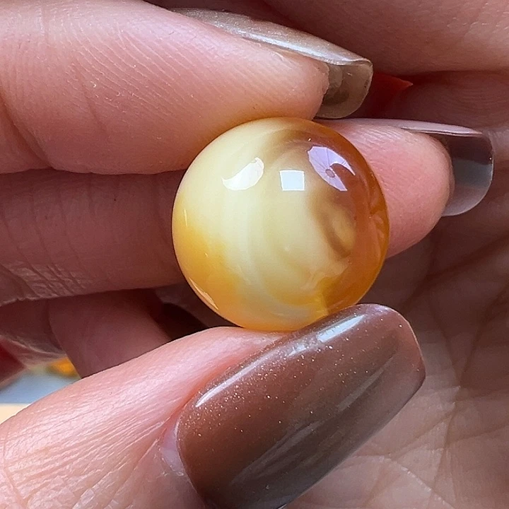 蜜蜡未镶嵌珠宝奇石