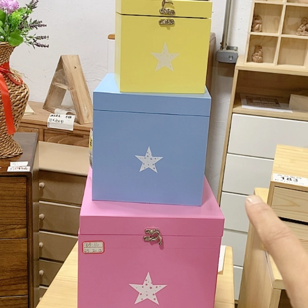 【闪购商品】翻盖塑料这是编号052