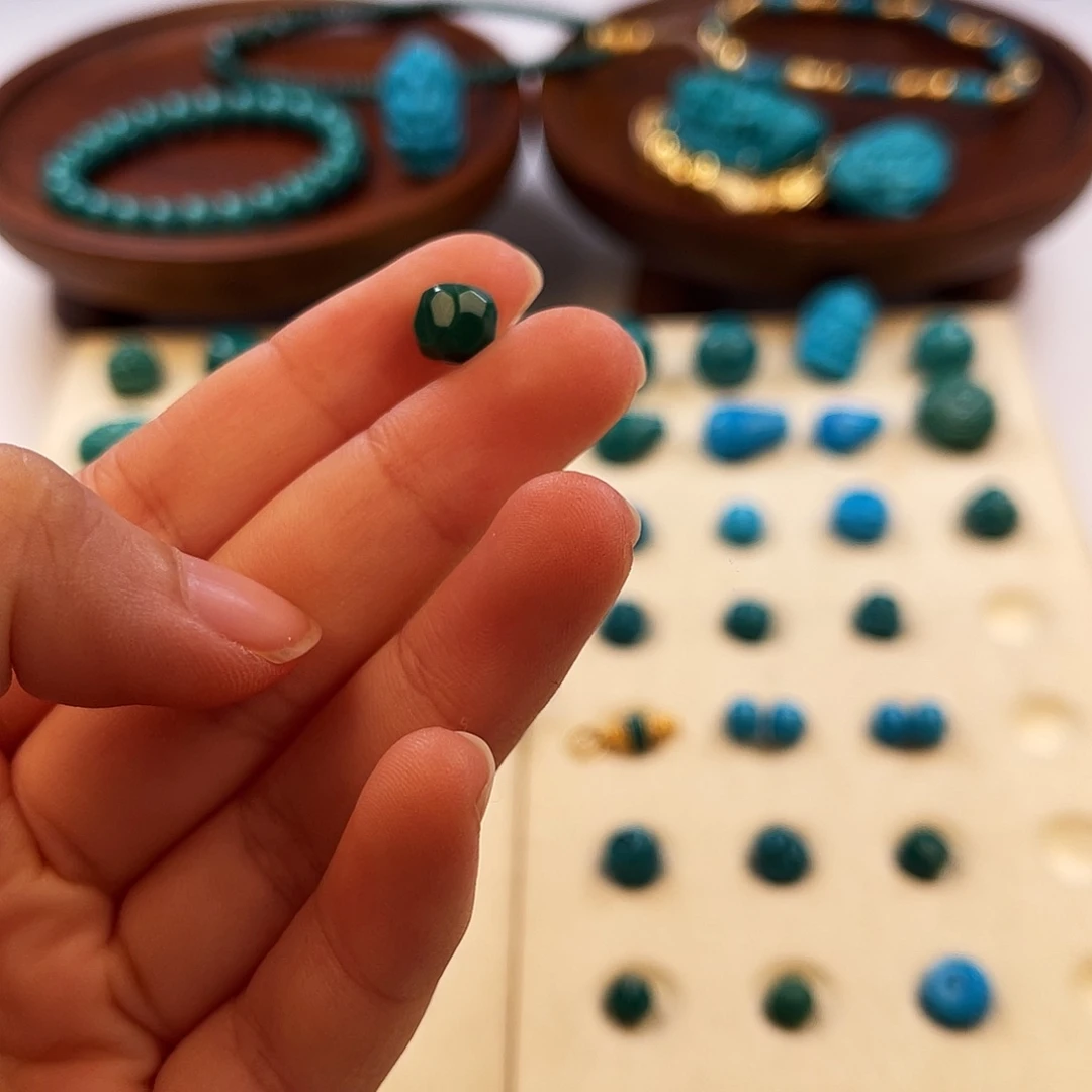 绿松石未镶嵌把件