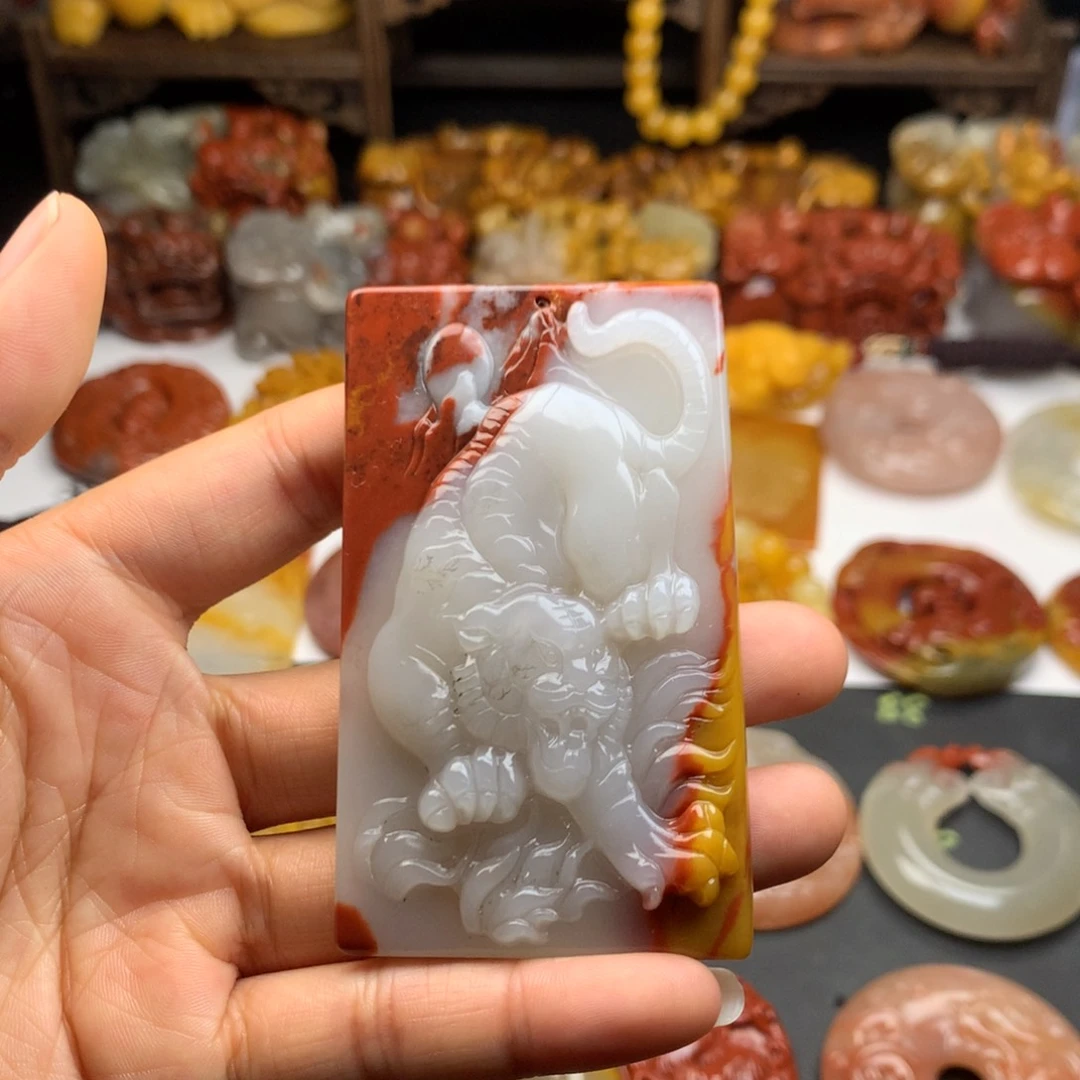 石英质玉（黄龙玉）挂件未镶嵌