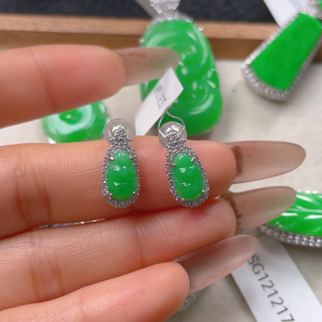 翡翠颈饰银S925镶嵌翡翠