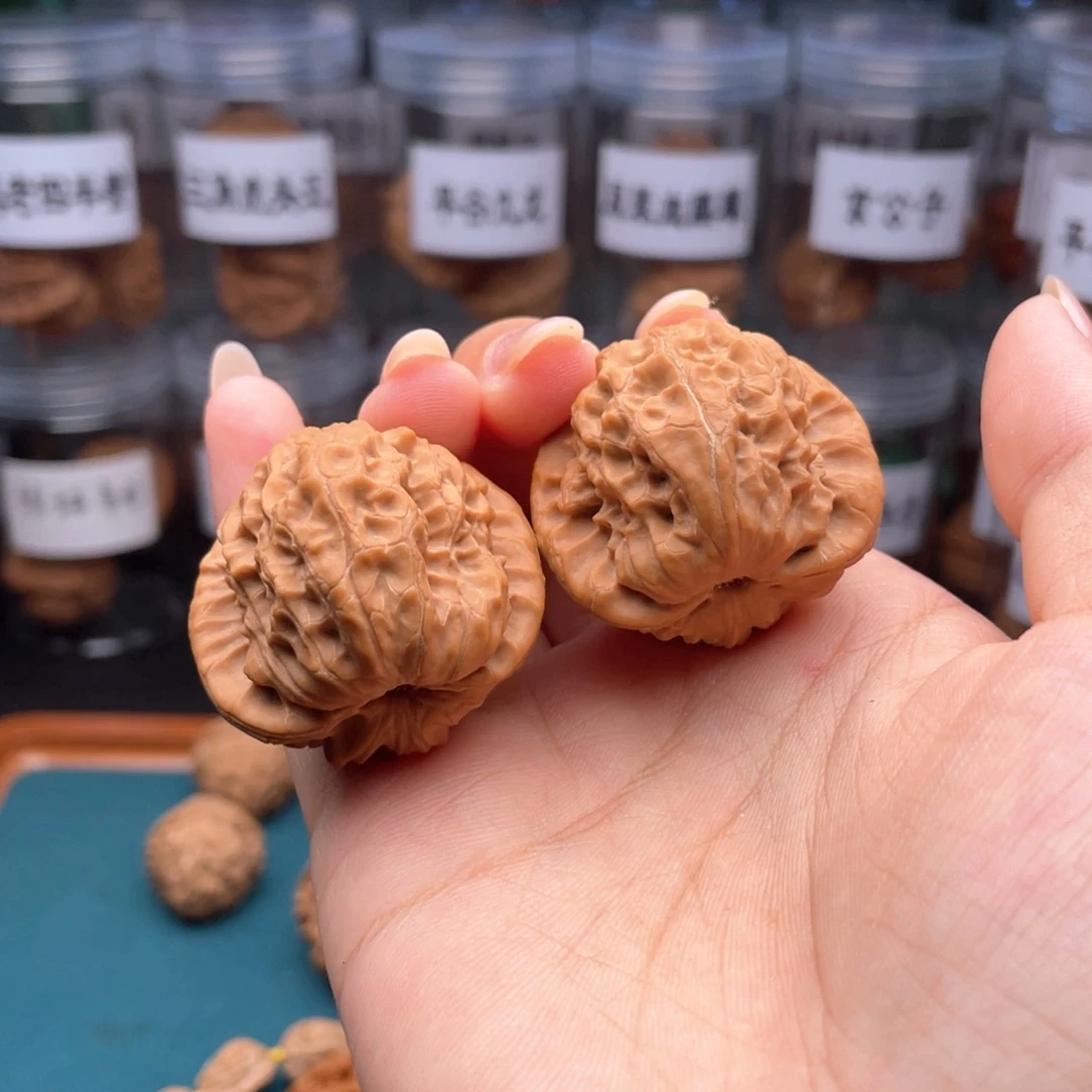 桃核吊坠36尺野生白蛇谷