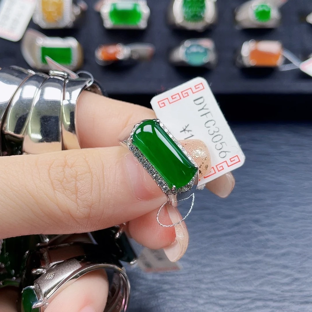 翡翠戒指银S925镶嵌2****.编号3056 没有运费险