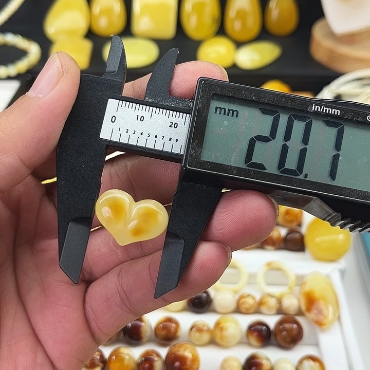 琥珀颈饰未镶嵌37
