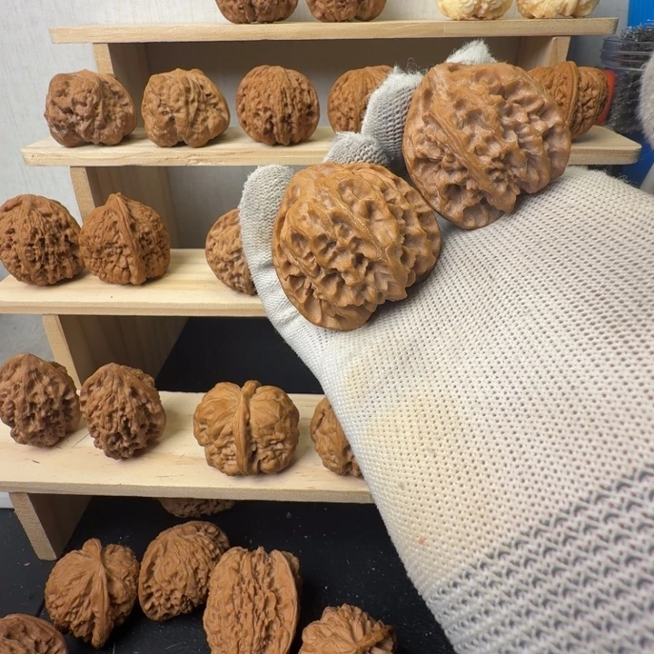 幻***の文玩核桃吊坠苹果园