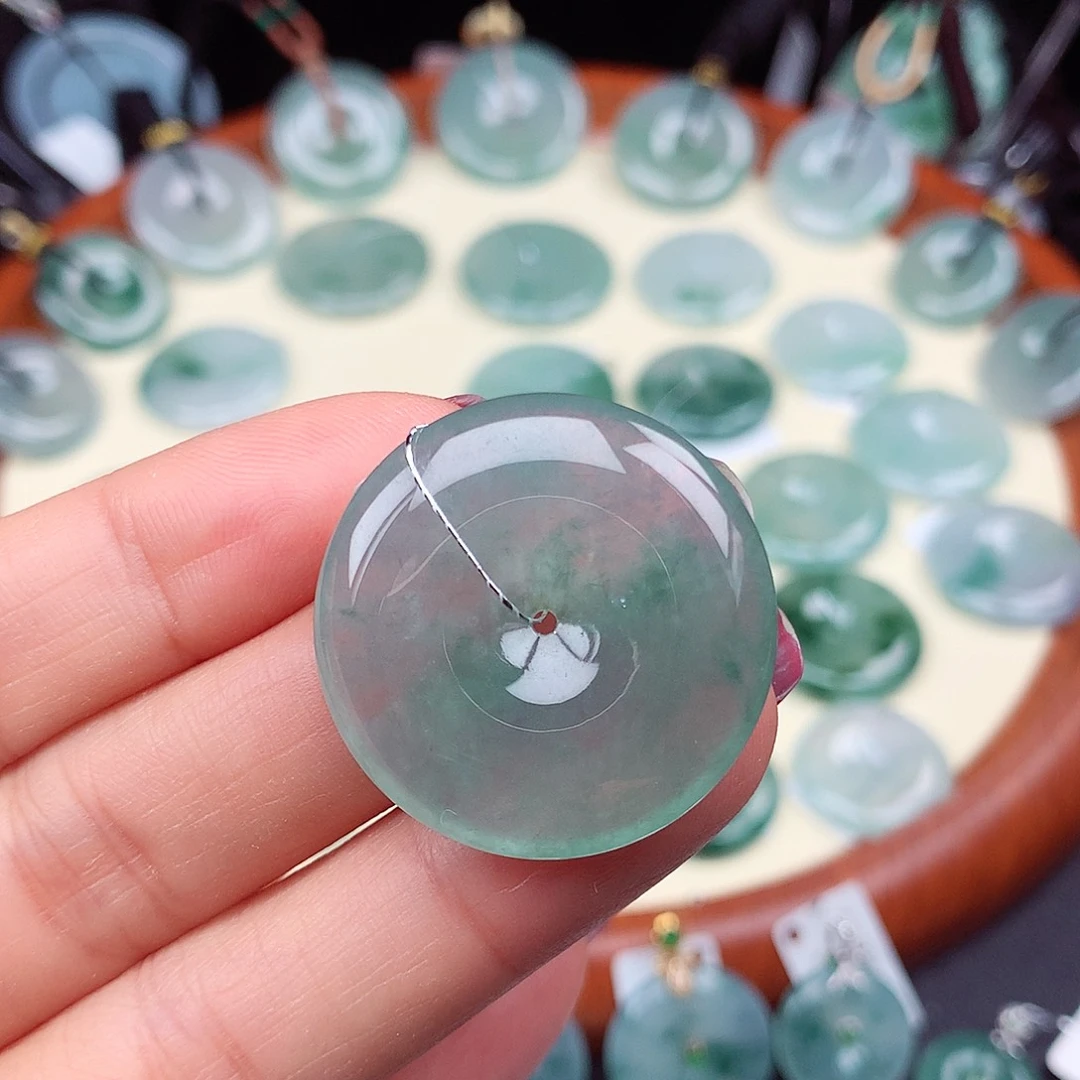 翡翠颈饰未镶嵌吊坠