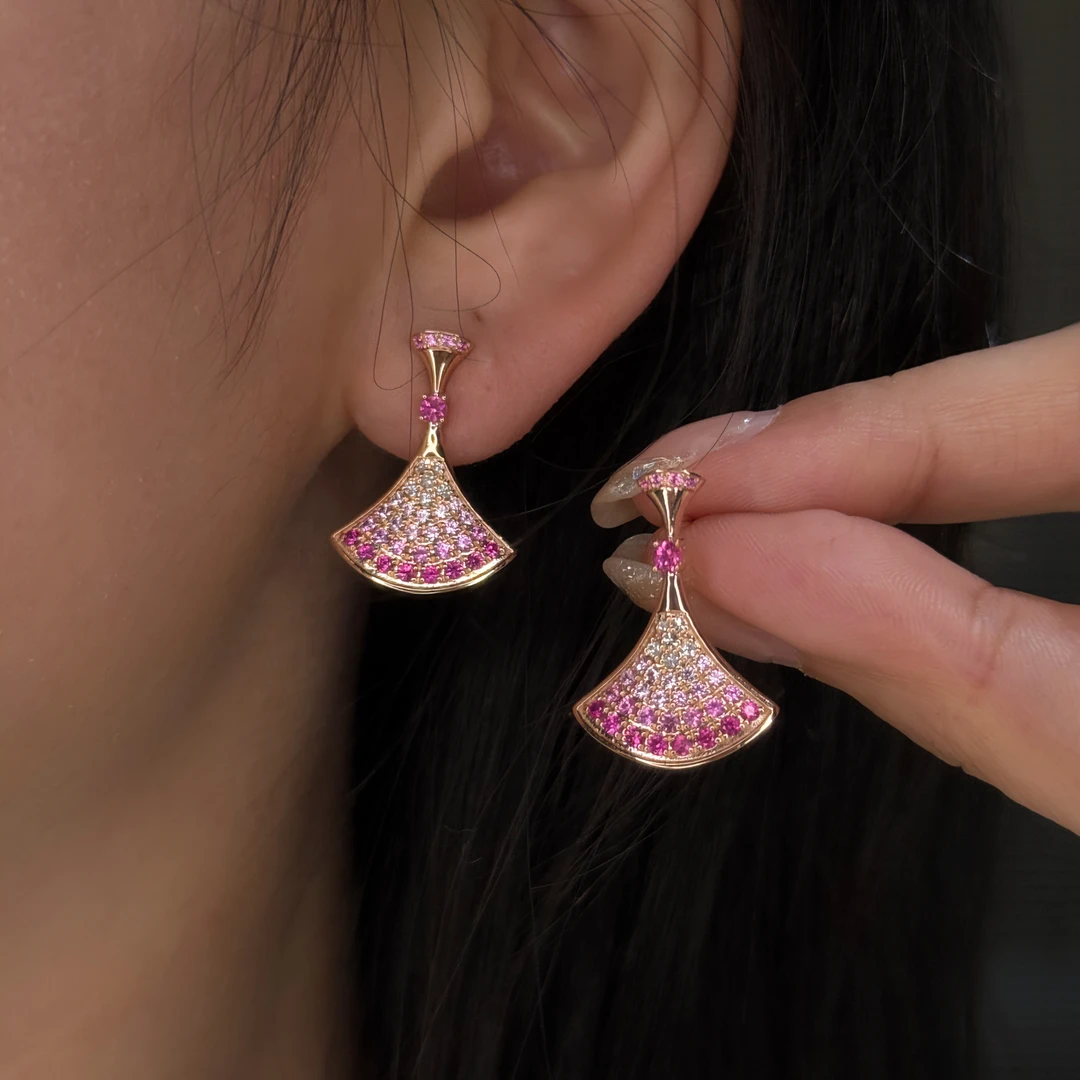 QANNA【大号粉色裙子】18K金灵动气质高级时尚裙子钻石耳环耳钉AF