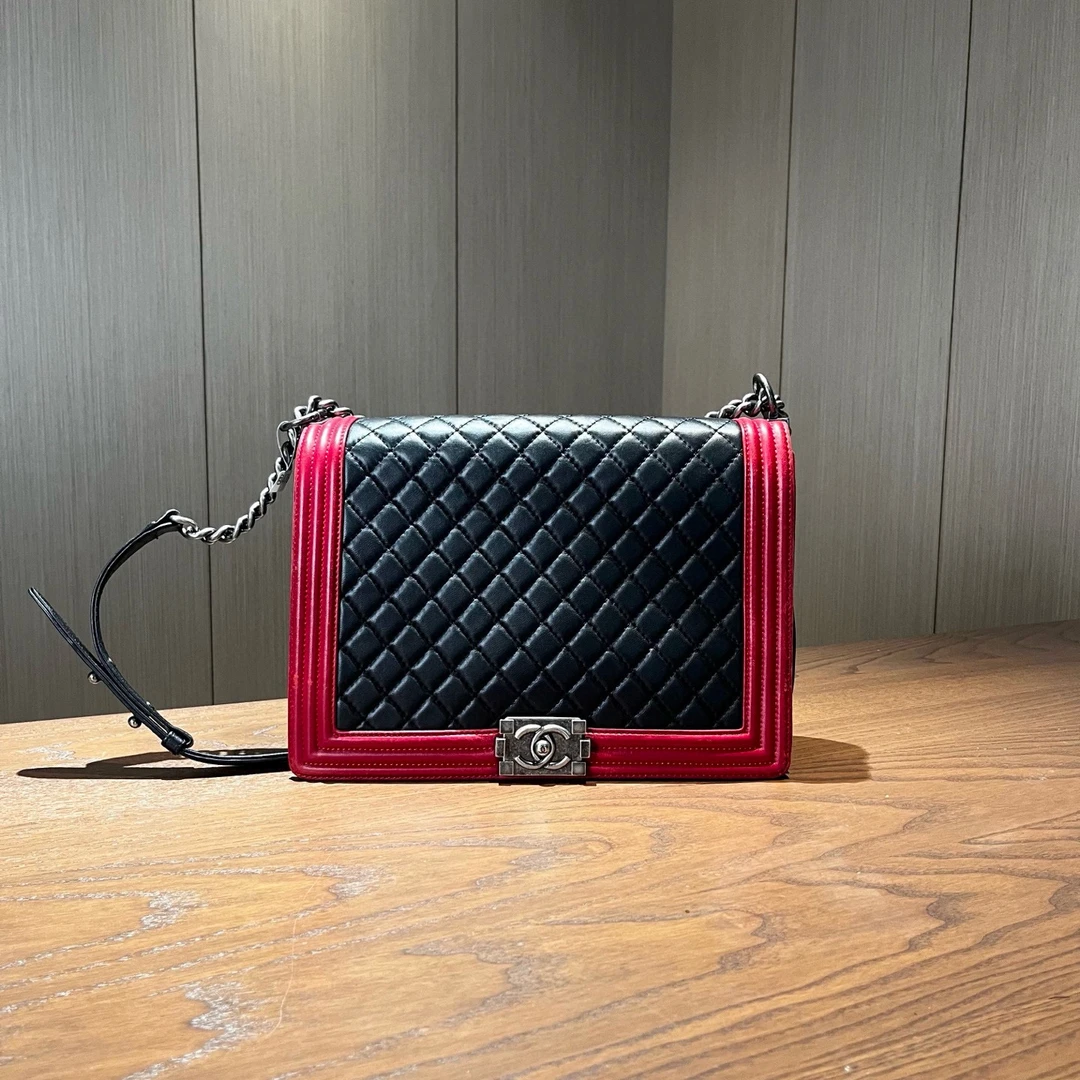 99新 Chanel/香奈儿  leboy菱格纹链条包 17开 尺寸30x22 yz