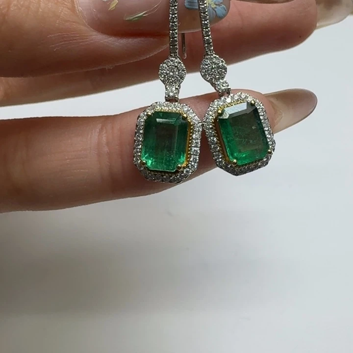 耳饰18K金镶嵌祖母绿