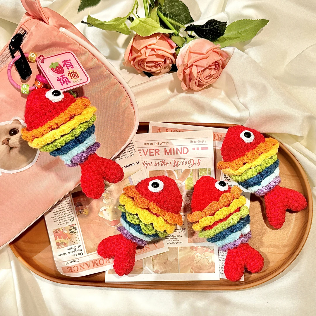 文创好物成品】七彩锦鲤鱼包挂摆件非遗手工毛线钩织成品