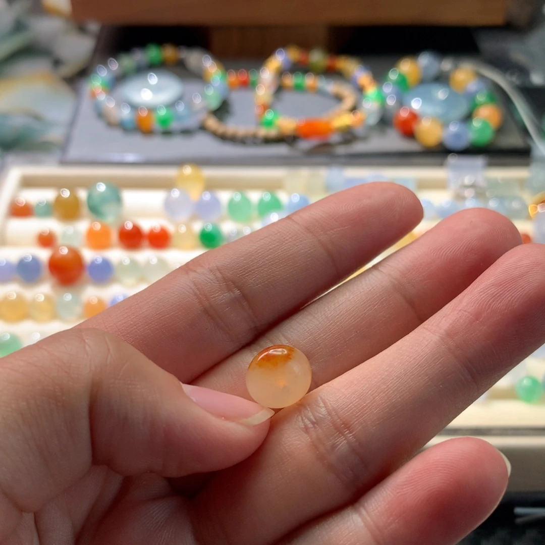 K***K定制翡翠未镶嵌1颗9.9×7