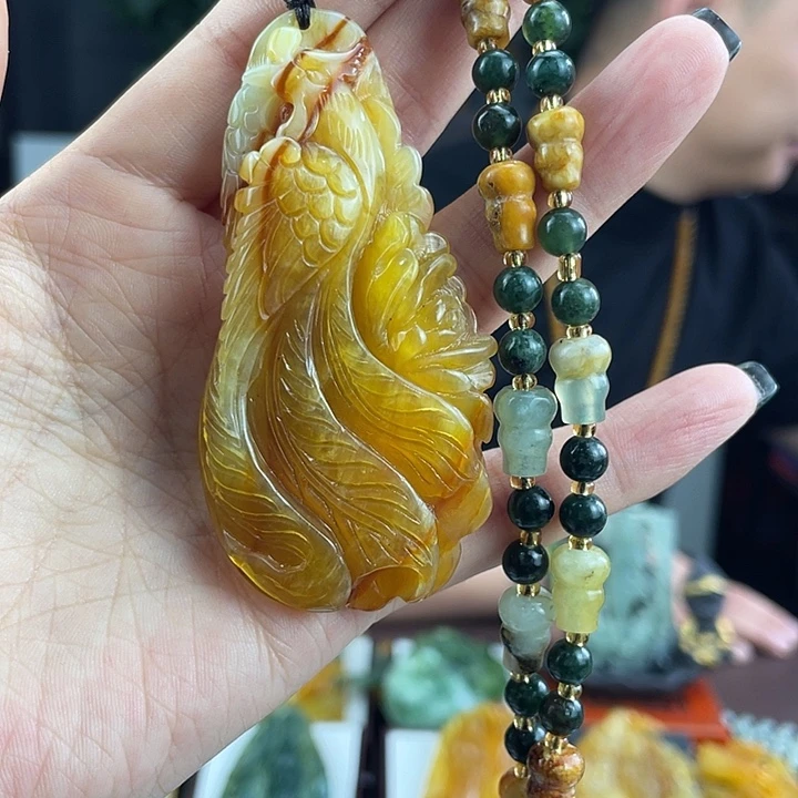 未镶嵌蛇纹石玉颈饰
