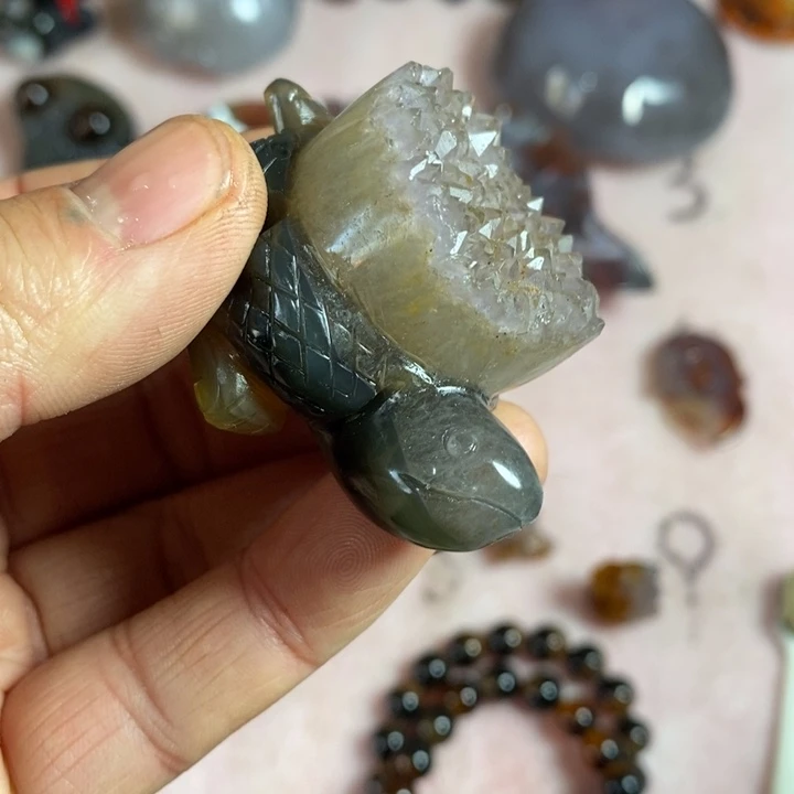 溱***濛玛瑙/玉髓未镶嵌珠宝奇石