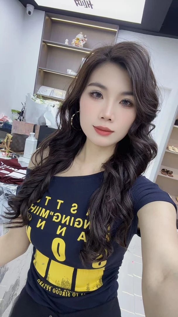 布阁服饰斜肩显瘦上衣