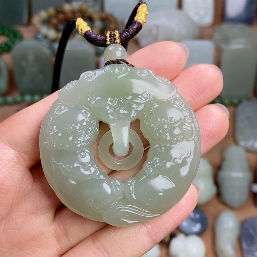 【闪购商品】颈饰未镶嵌和田玉月*