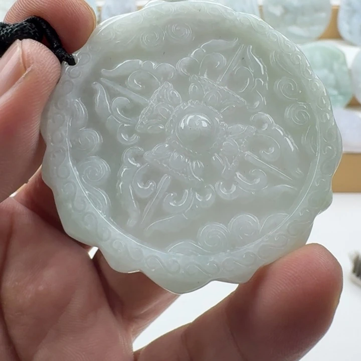 翡翠未镶嵌颈饰天然缅甸A货翡翠