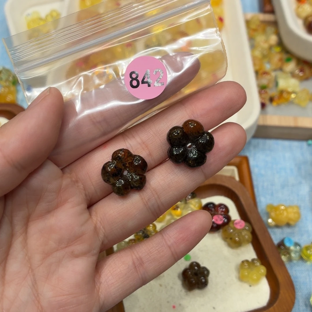 琥珀未镶嵌珠宝奇石