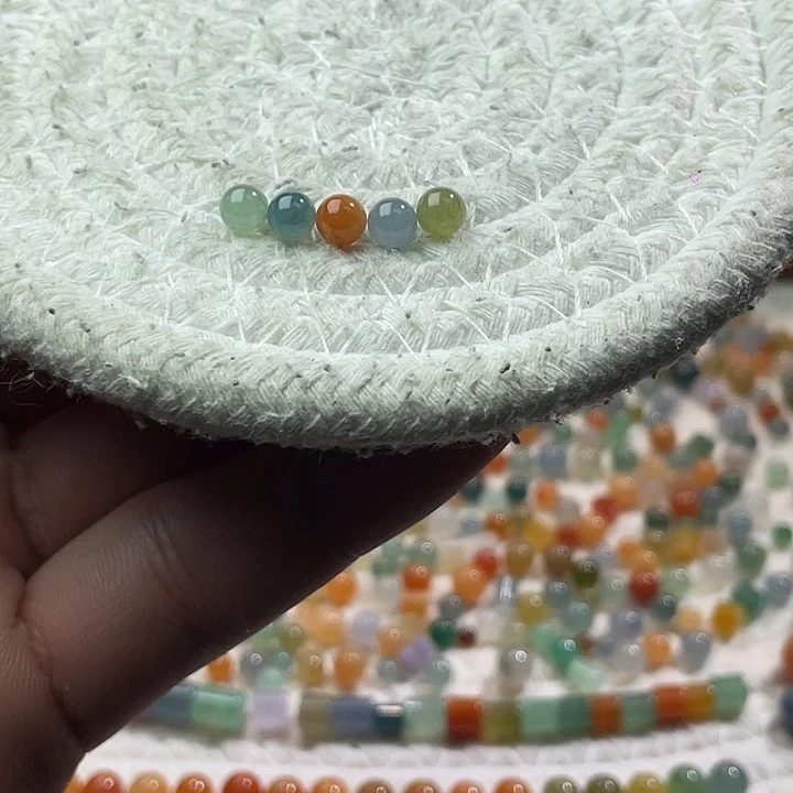 翡翠散珠未镶嵌定制翡翠卡5+，一组