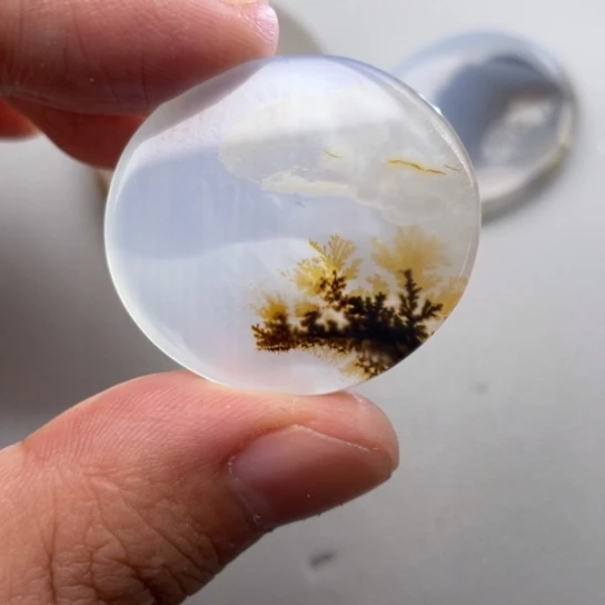 玛瑙/玉髓颈饰未镶嵌兰**士