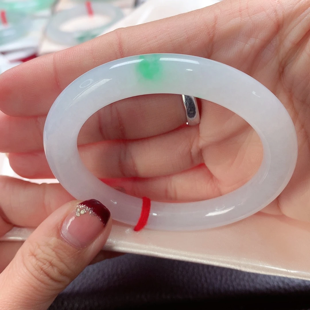 翡翠手镯（圆镯）未镶嵌