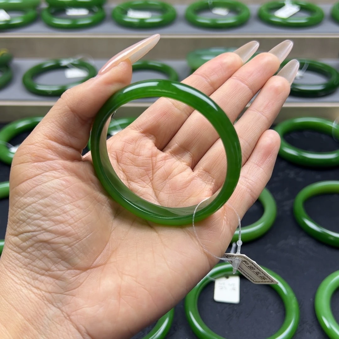 和田玉（碧玉）未镶嵌手镯