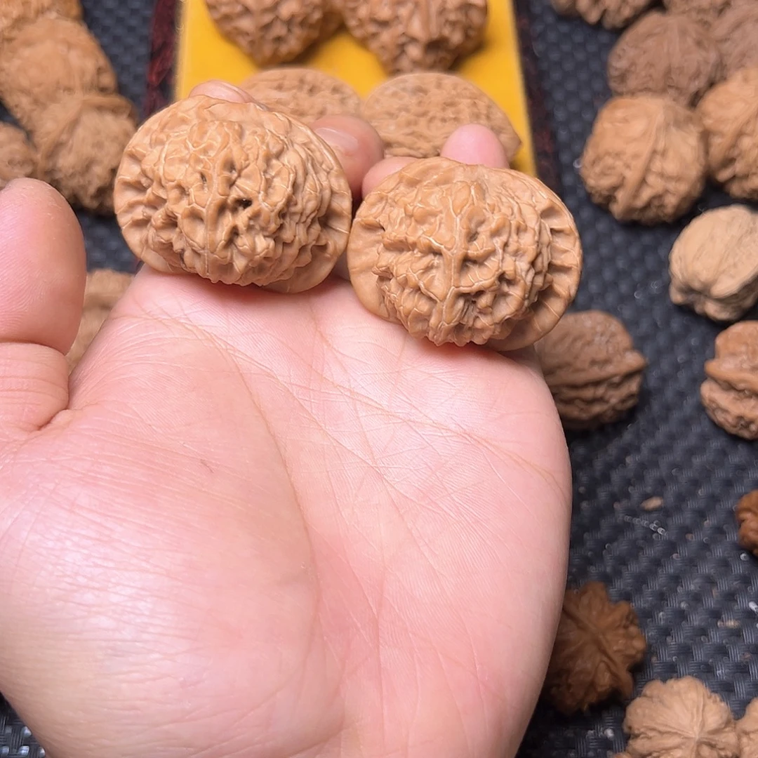 文玩核桃吊坠核王