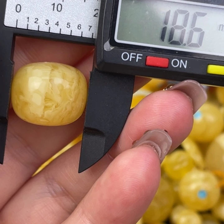 蜜蜡未镶嵌裸石715