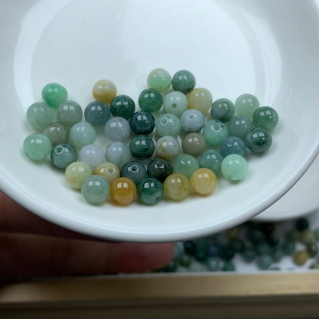 翡翠颈饰未镶嵌卡5➕。单圈。40颗