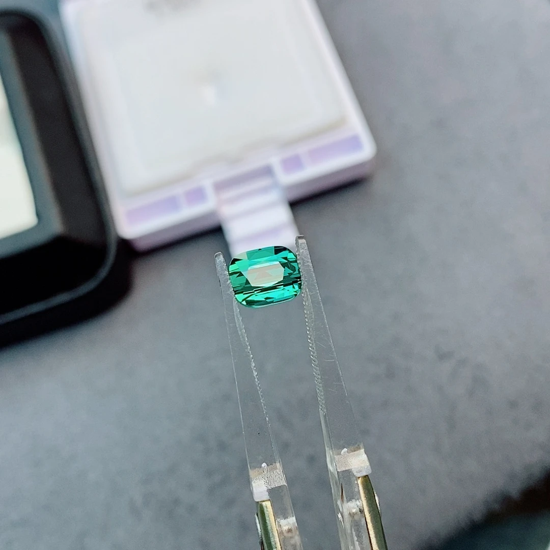 未镶嵌碧玺珠宝半成品1.83ct 拉贡