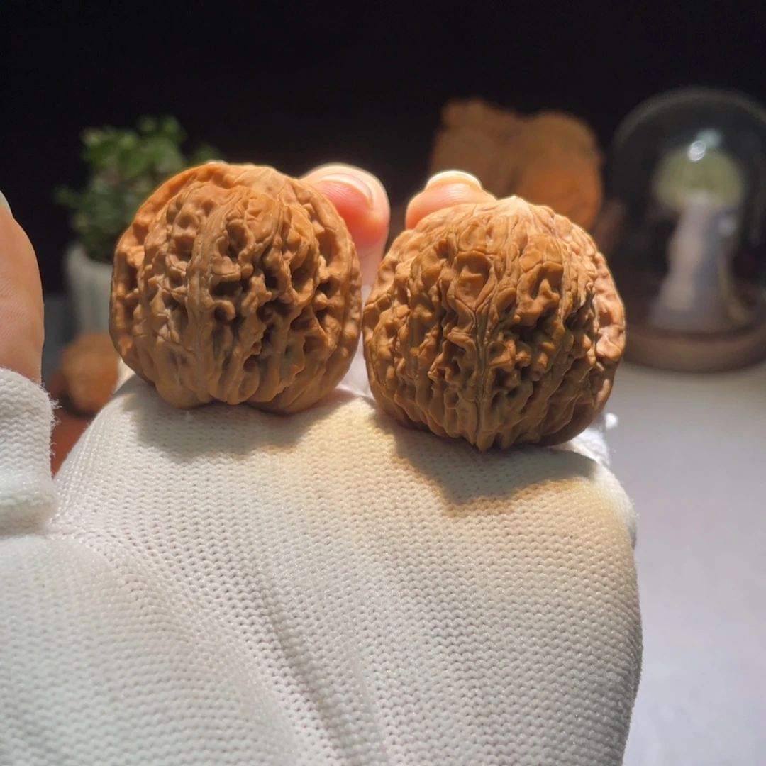 文玩核桃吊坠四座楼37。38。8007