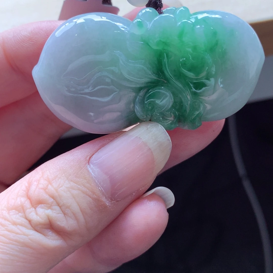 翡翠颈饰未镶嵌吊坠