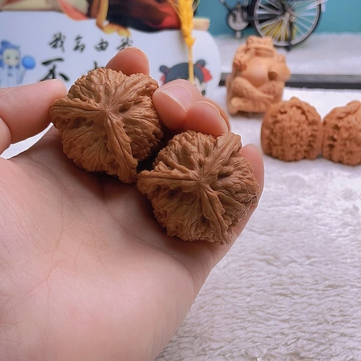 把件文玩核桃只****志三棱