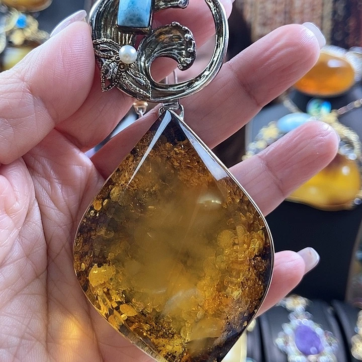 琥珀银S925镶嵌颈饰吊坠