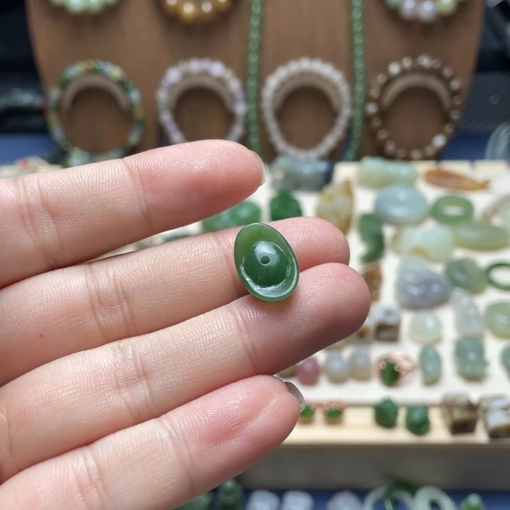 吊坠(不含链)未镶嵌和田玉顾*?