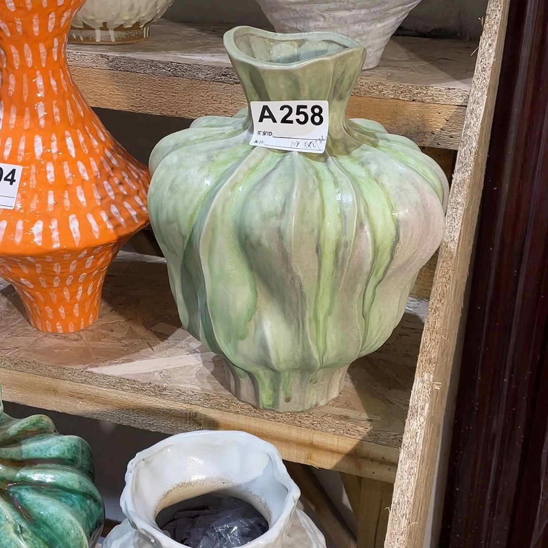 瓶景德镇陶瓷高度32-有针孔