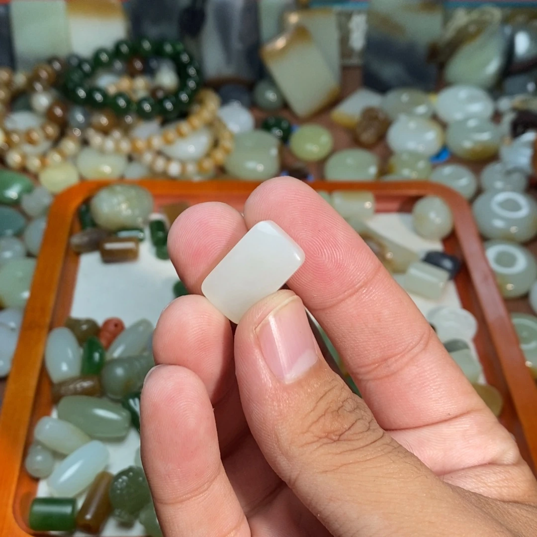 虎***墩和田玉未镶嵌吊坠(不含链)