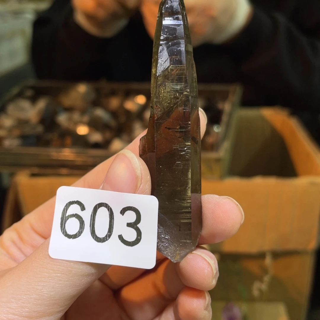 雨****未镶嵌珠宝半成品水晶