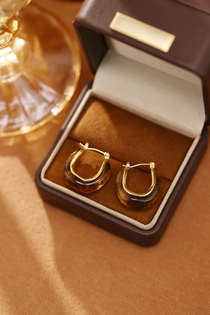 秋冬美拉德琥珀色耳扣高级感气质百搭简约爆款耳饰9