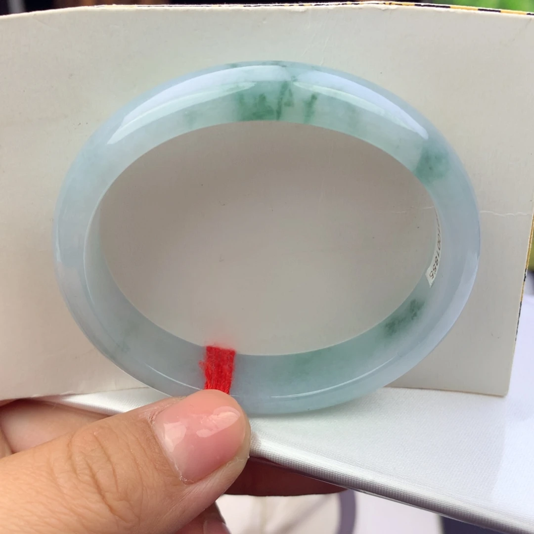 未镶嵌手镯（贵妃镯）翡翠纯天然
